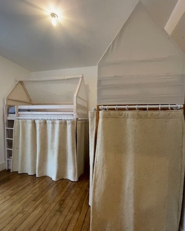 Création lits cabanes - création de tipis et rideaux pour chambre enfant - Marine Audinet Tapissier décorateur Charente-Maritime 17