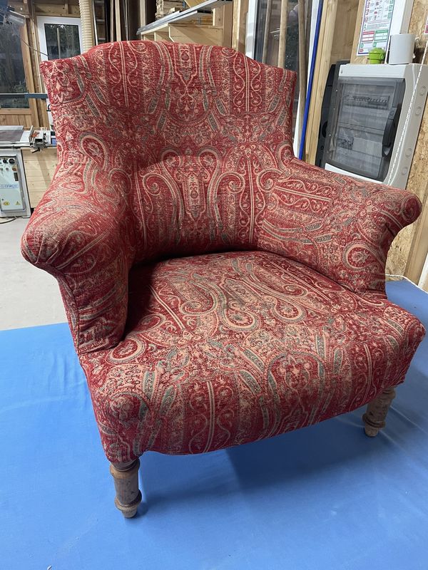 Fauteuil crapaud Marie Antoinette assise traditionelle 1 - Marine Audinet Tapissier décorateur Charente-Maritime 17