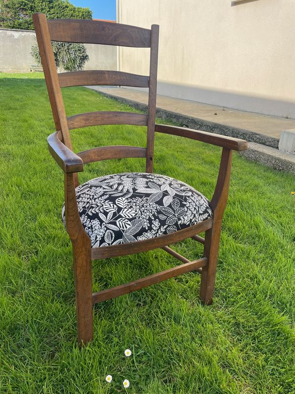 chaise paillée transformée 1 - Marine Audinet Tapissier décorateur Charente-Maritime 17